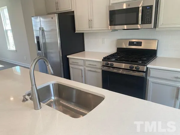 $1,975 | 511 Autumn Cure Court, Fuquay-Varina, NC 27526