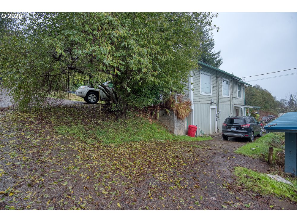 63506 Second St Loop Coos Bay, OR 97420 - Photo 3 of 18