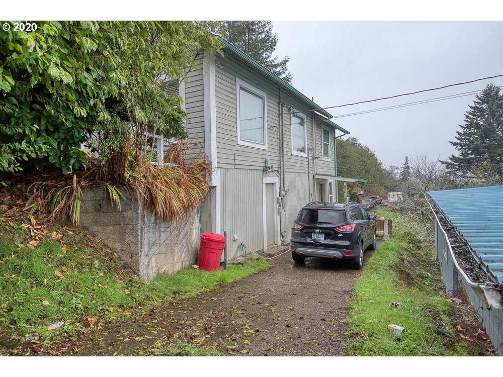 63506 Second St Loop Coos Bay, OR 97420 - Photo 4 of 18