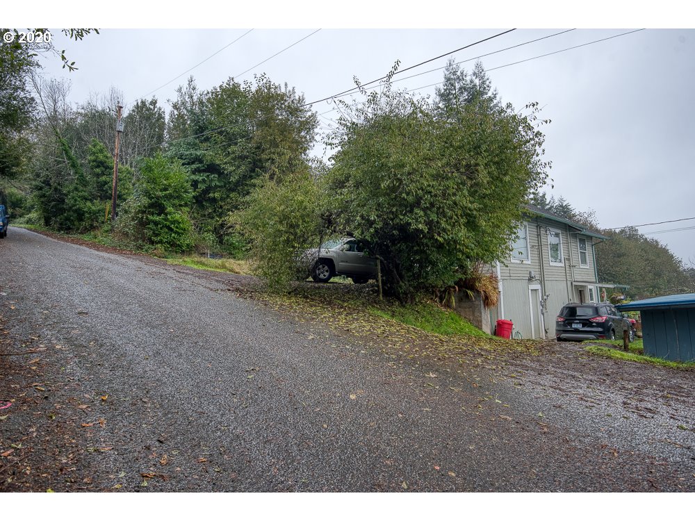 63506 Second St Loop Coos Bay, OR 97420 - Photo 5 of 18