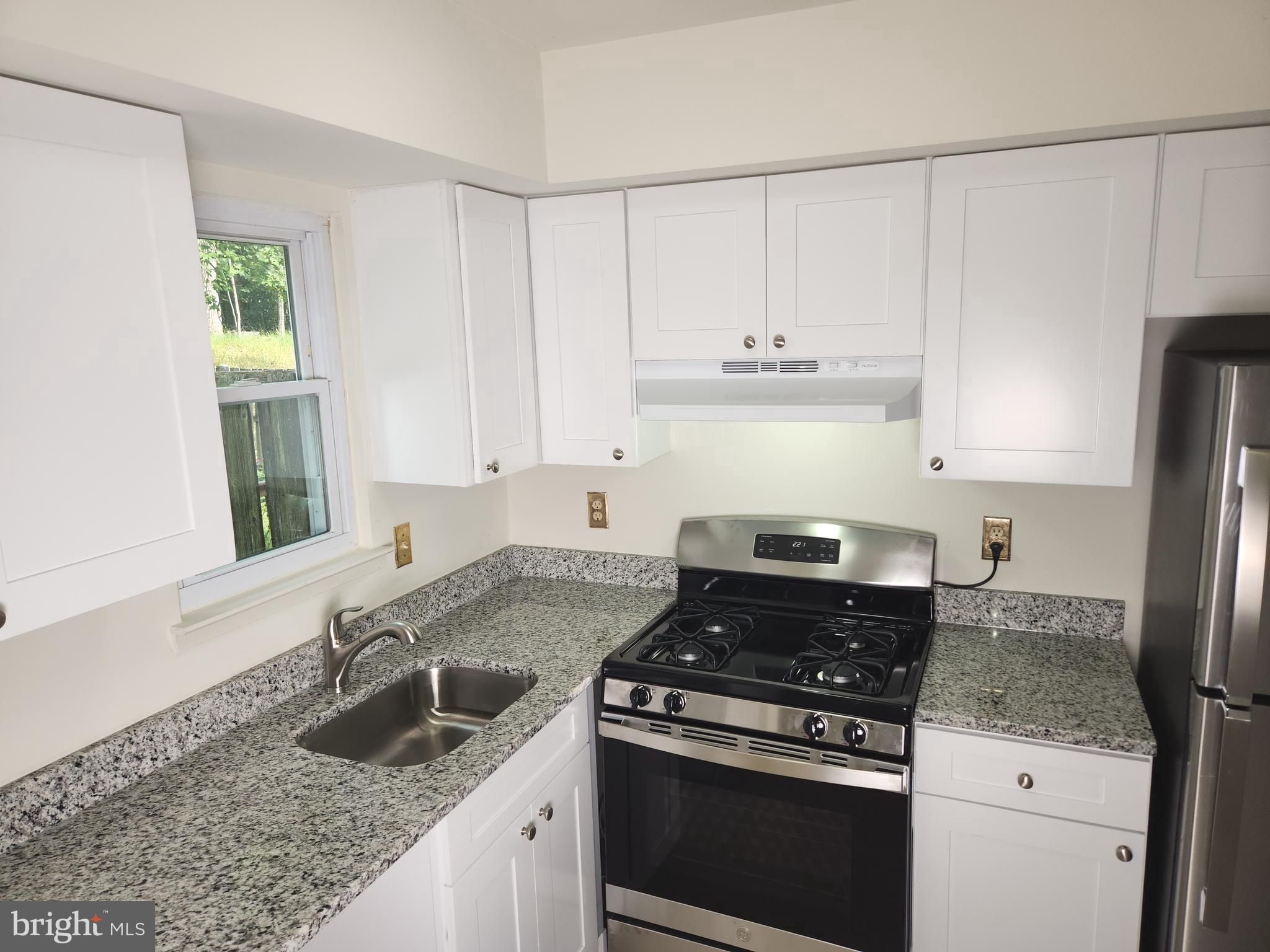 1367 Alderton Lane Silver Spring, MD 20906 - Photo 4 of 13 Kitchen