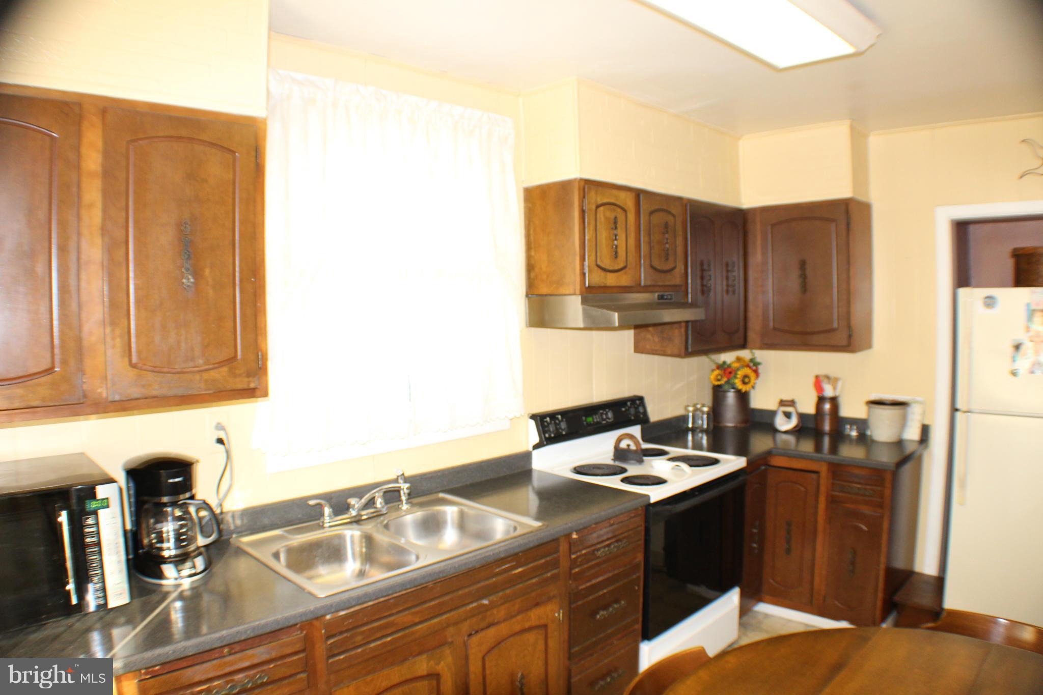 4104 Ritchie Highway Baltimore, MD 21225 - Photo 8 of 28 Kitchen