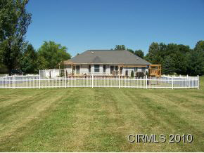 2441 West Ridge Road Peru, IN 46970 - Photo 2 of 12