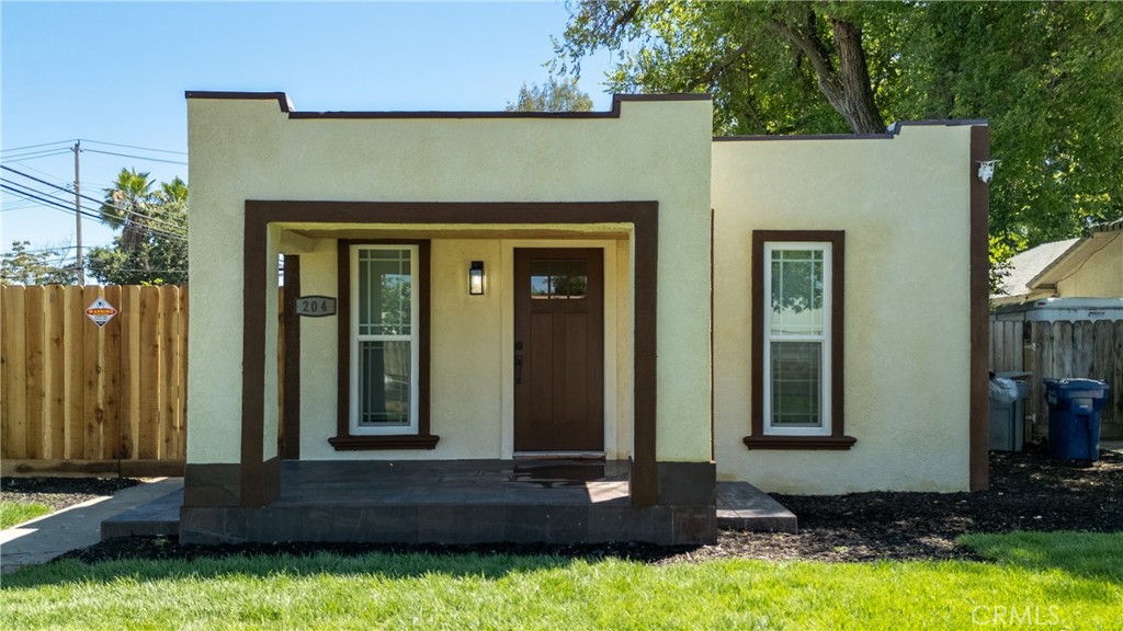 204 West 25th Street Merced, CA 95340 - Photo 1 of 22 front of home