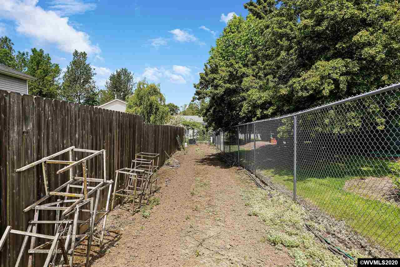 2585 Northwest Gibson Hill Road Albany, OR 97321 - Photo 29 of 33 Gallery Image 29