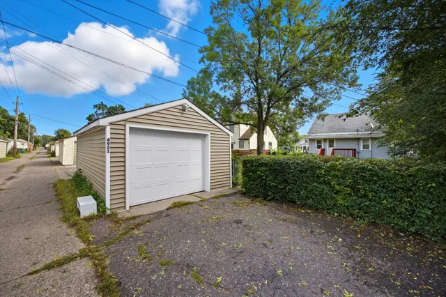 $294,900 | 4921 Penn Avenue North, Minneapolis, MN 55430