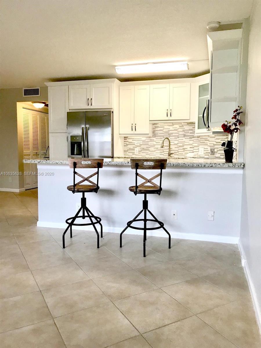 86 Mansfield D Boca Raton, FL 33434 - Photo 3 of 29 kitchen