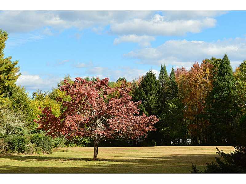 185 Diamond Hill Road Hopkinton, RI 02804 - Photo 4 of 25 View.