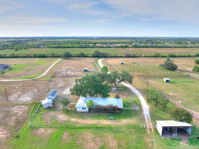 $690,000 | 17188 Wildhorse Pass, Marion, TX 78124