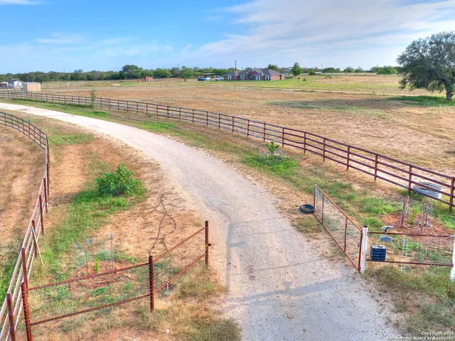 $690,000 | 17188 Wildhorse Pass, Marion, TX 78124