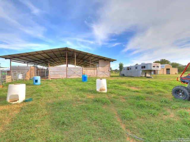 $690,000 | 17188 Wildhorse Pass, Marion, TX 78124