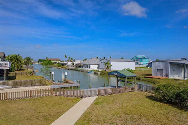 $950,000 | 101 Quail Drive, Rockport, TX 78382