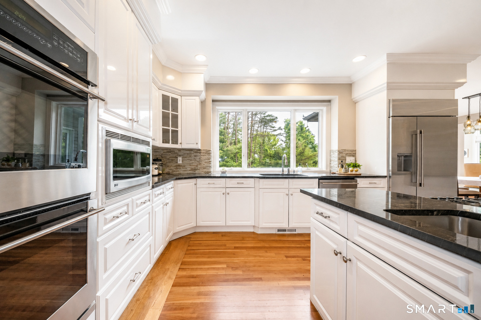 41 Ridgebury Road Avon, CT 06001 - Photo 5 of 40