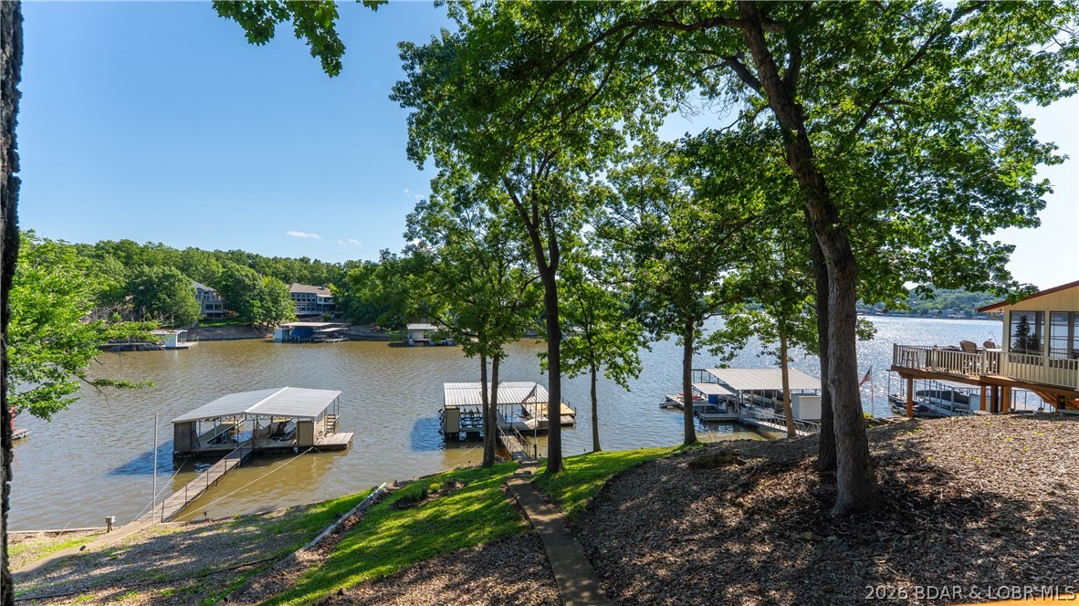 701 Graham Point Camdenton, MO 65020 - Photo 28 of 37