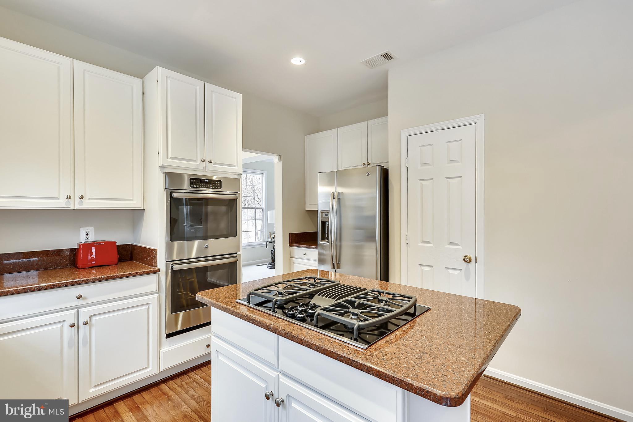 11402 Night Star Way Reston, VA 20194 - Photo 13 of 30 Kitchen