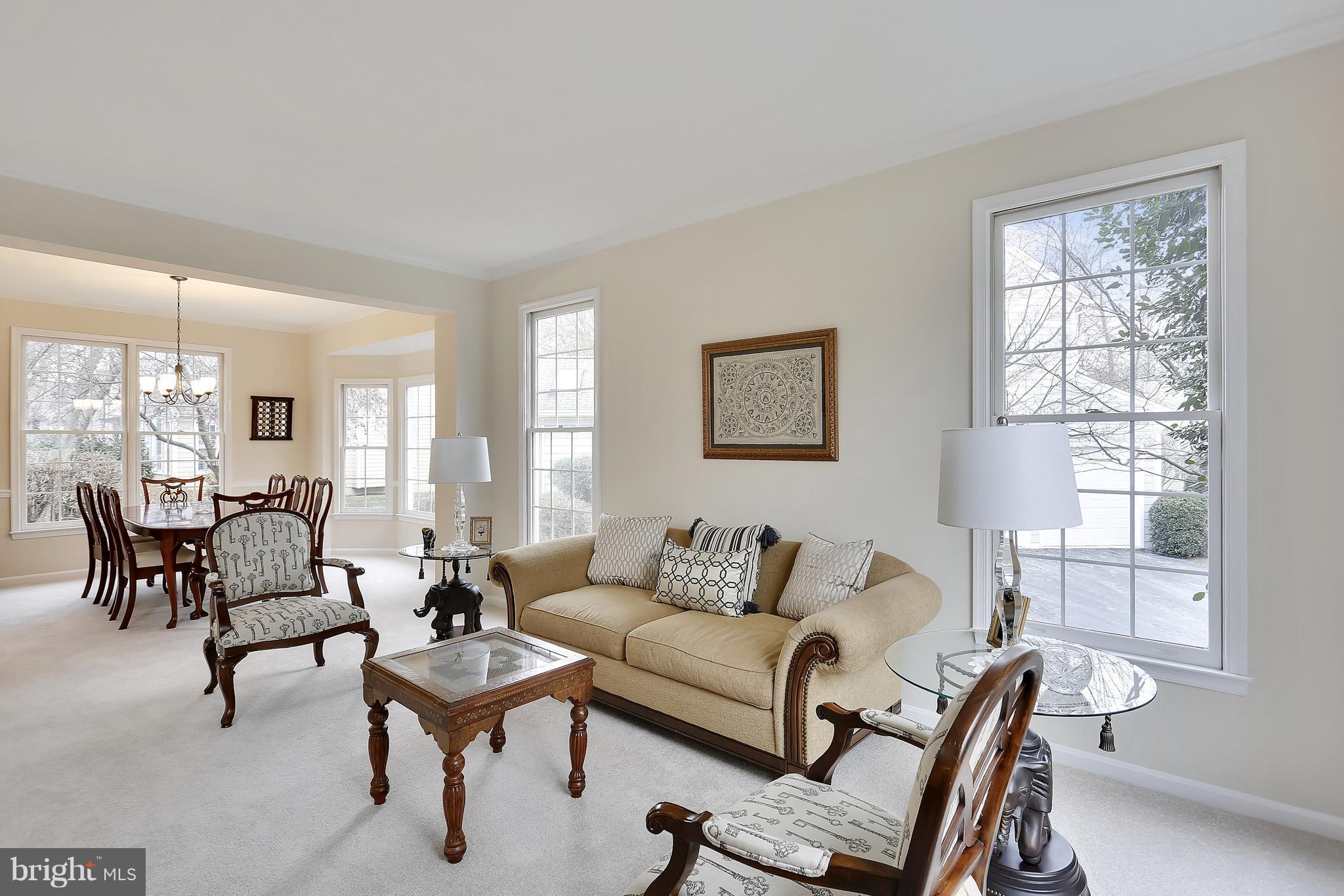 11402 Night Star Way Reston, VA 20194 - Photo 16 of 30 Living Room