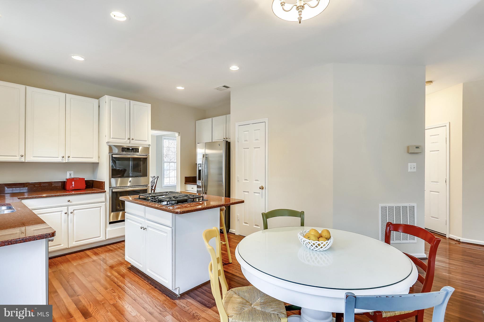 11402 Night Star Way Reston, VA 20194 - Photo 5 of 30 Kitchen