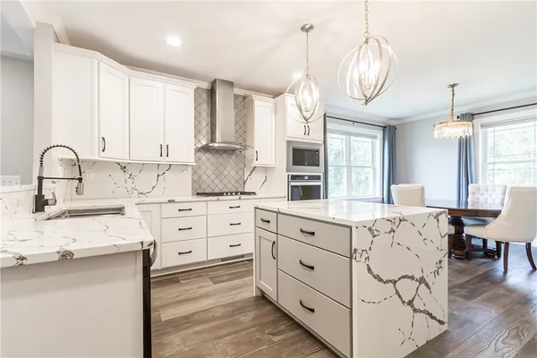 $449,900 | 8437 Roosevelt Drive, Royalton, NY 14067