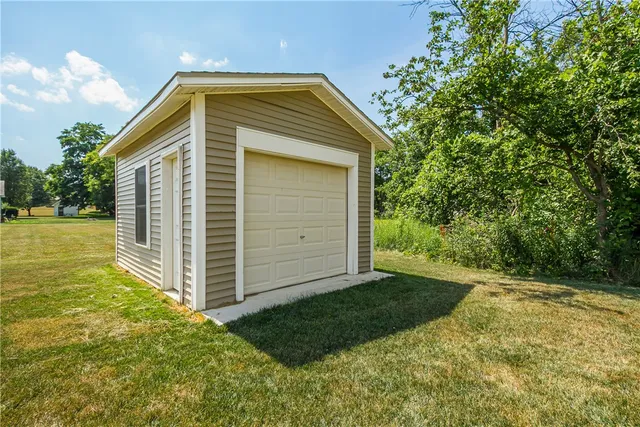 $449,900 | 8437 Roosevelt Drive, Royalton, NY 14067