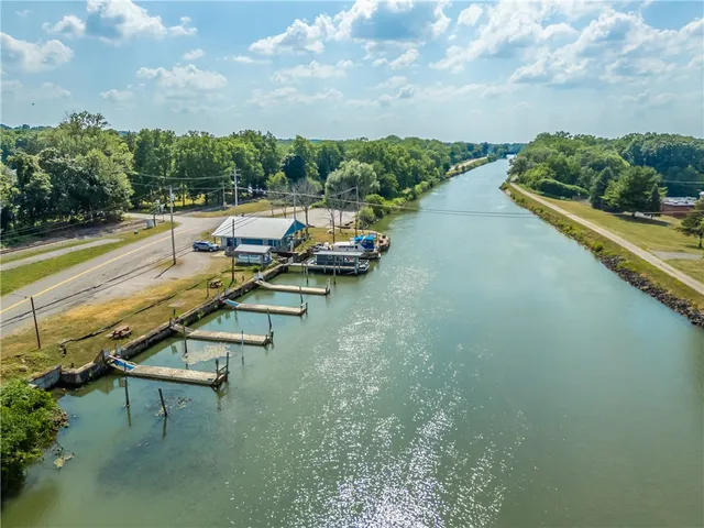 $449,900 | 8437 Roosevelt Drive, Royalton, NY 14067