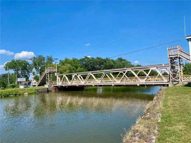 $449,900 | 8437 Roosevelt Drive, Royalton, NY 14067