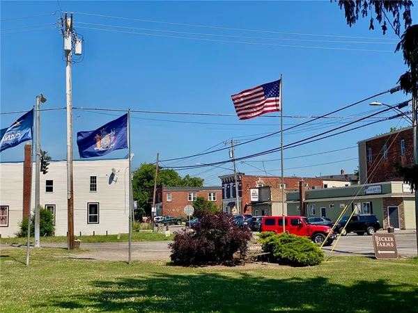 $449,900 | 8437 Roosevelt Drive, Royalton, NY 14067