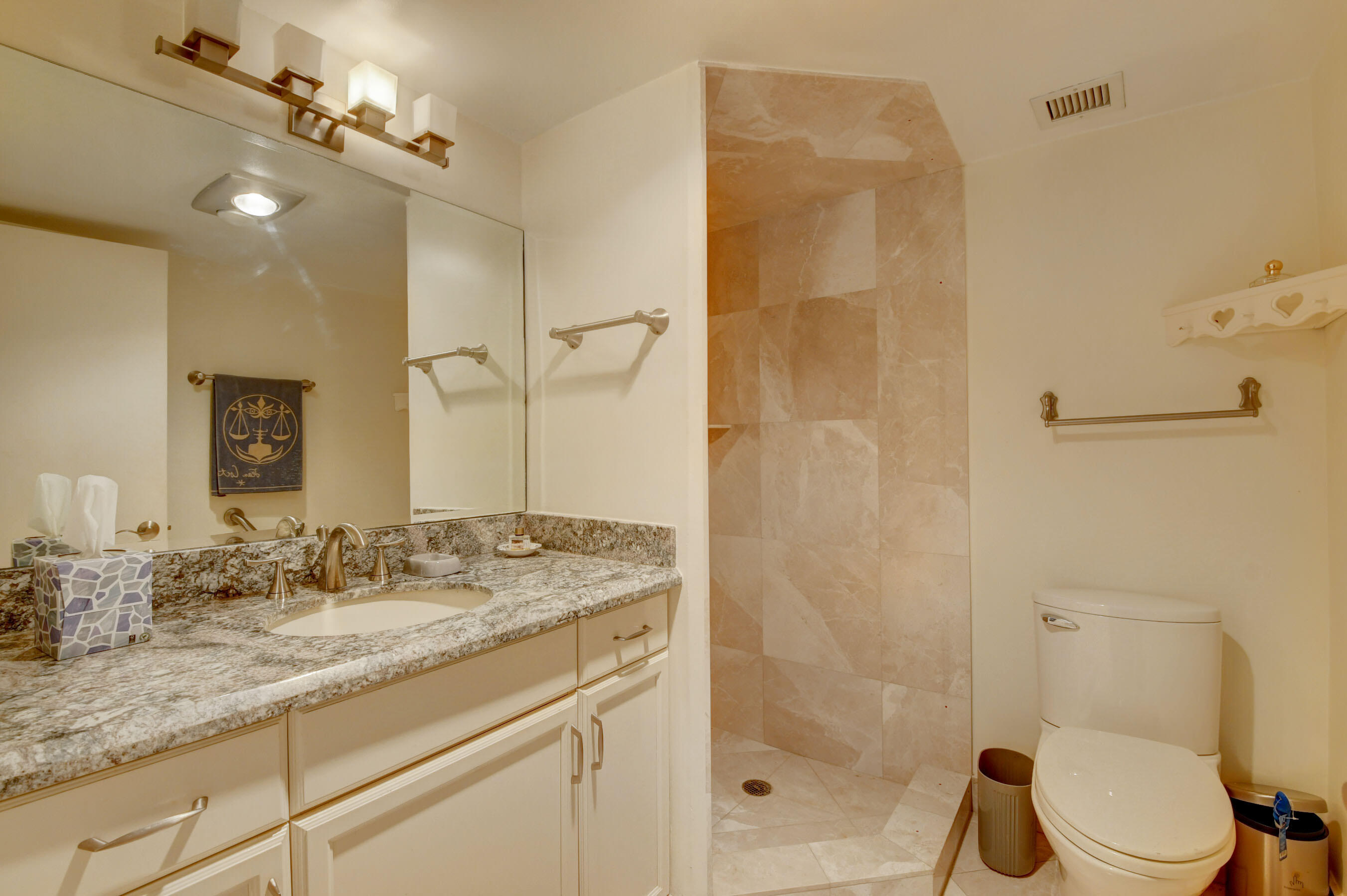 7 Royal Palm Way, Unit 6080 Boca Raton, FL 33432 - Photo 29 of 55 UPDATED GUEST BATHROOM