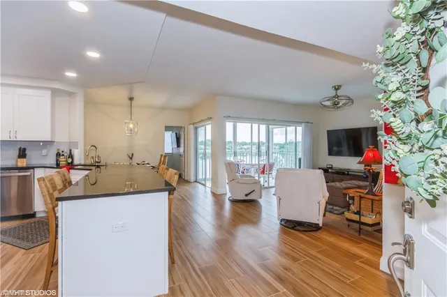 $5,250 | 2671 Citrus Lake Drive, Unit E201, Naples, FL 34109