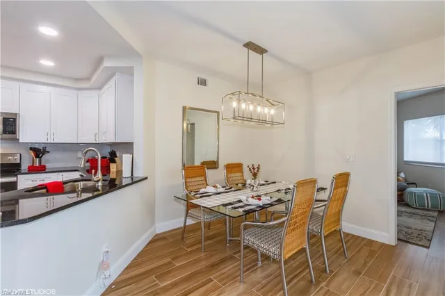 $5,250 | 2671 Citrus Lake Drive, Unit E201, Naples, FL 34109