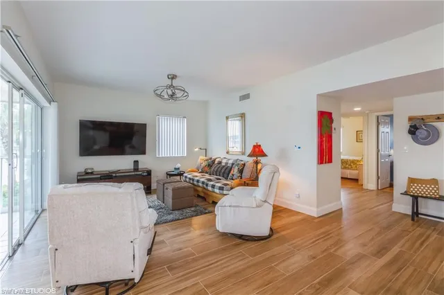 $5,250 | 2671 Citrus Lake Drive, Unit E201, Naples, FL 34109