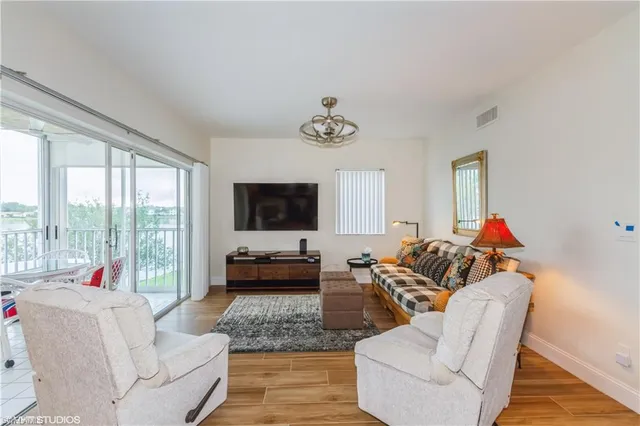 $5,250 | 2671 Citrus Lake Drive, Unit E201, Naples, FL 34109
