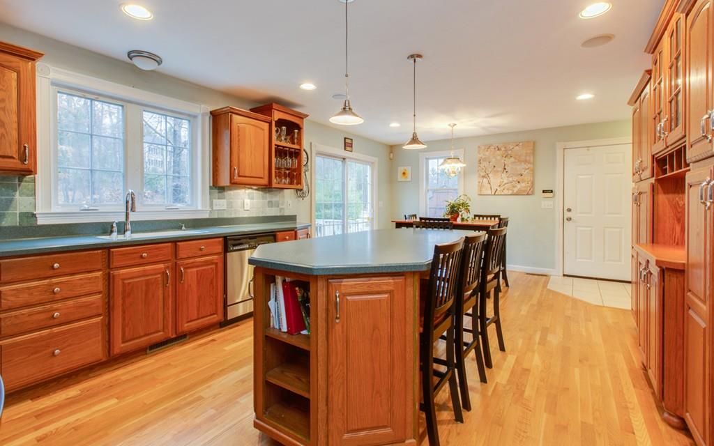 152 Haynes Road Townsend, MA 01469 - Photo 7 of 21