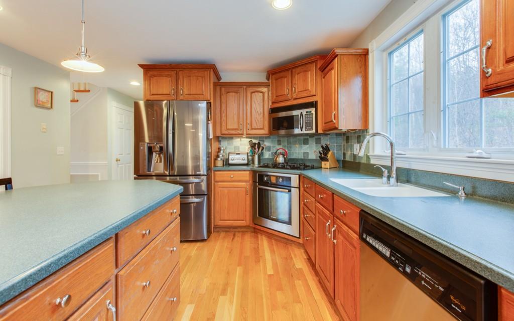 152 Haynes Road Townsend, MA 01469 - Photo 8 of 21