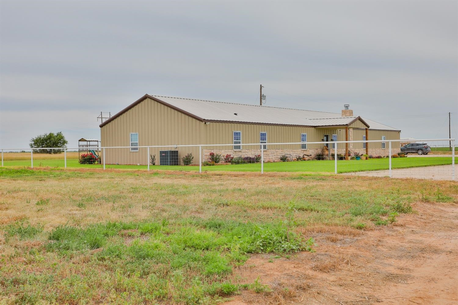 2400 Iowa Road Levelland, TX 79336 - Photo 8 of 50 Photo 8