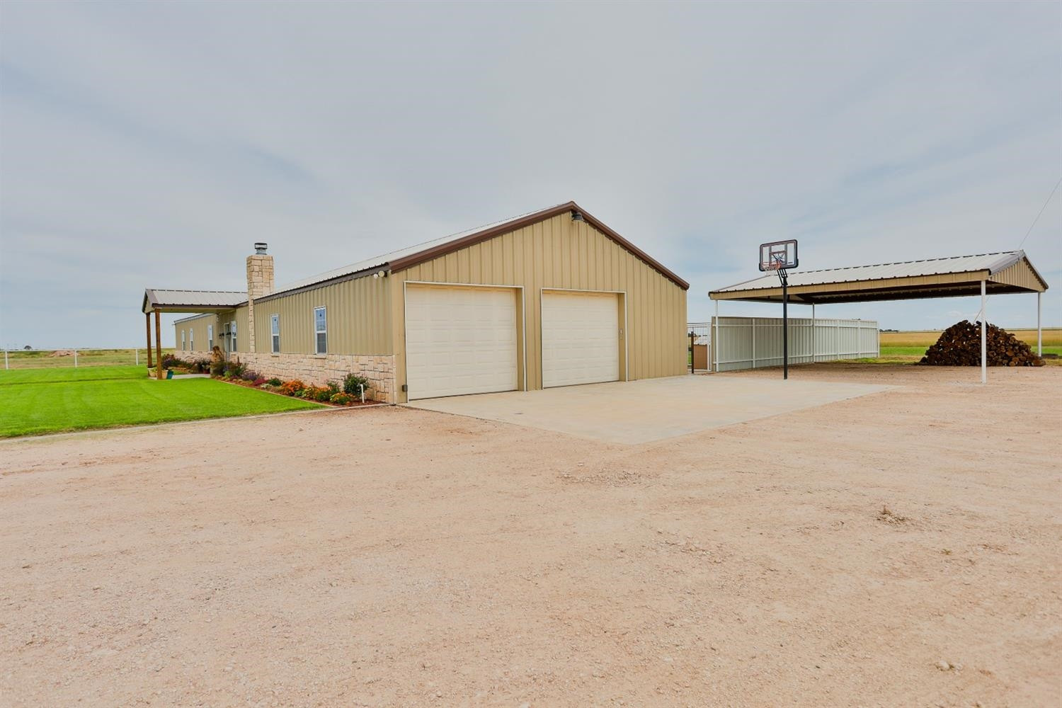 2400 Iowa Road Levelland, TX 79336 - Photo 9 of 50 Photo 9