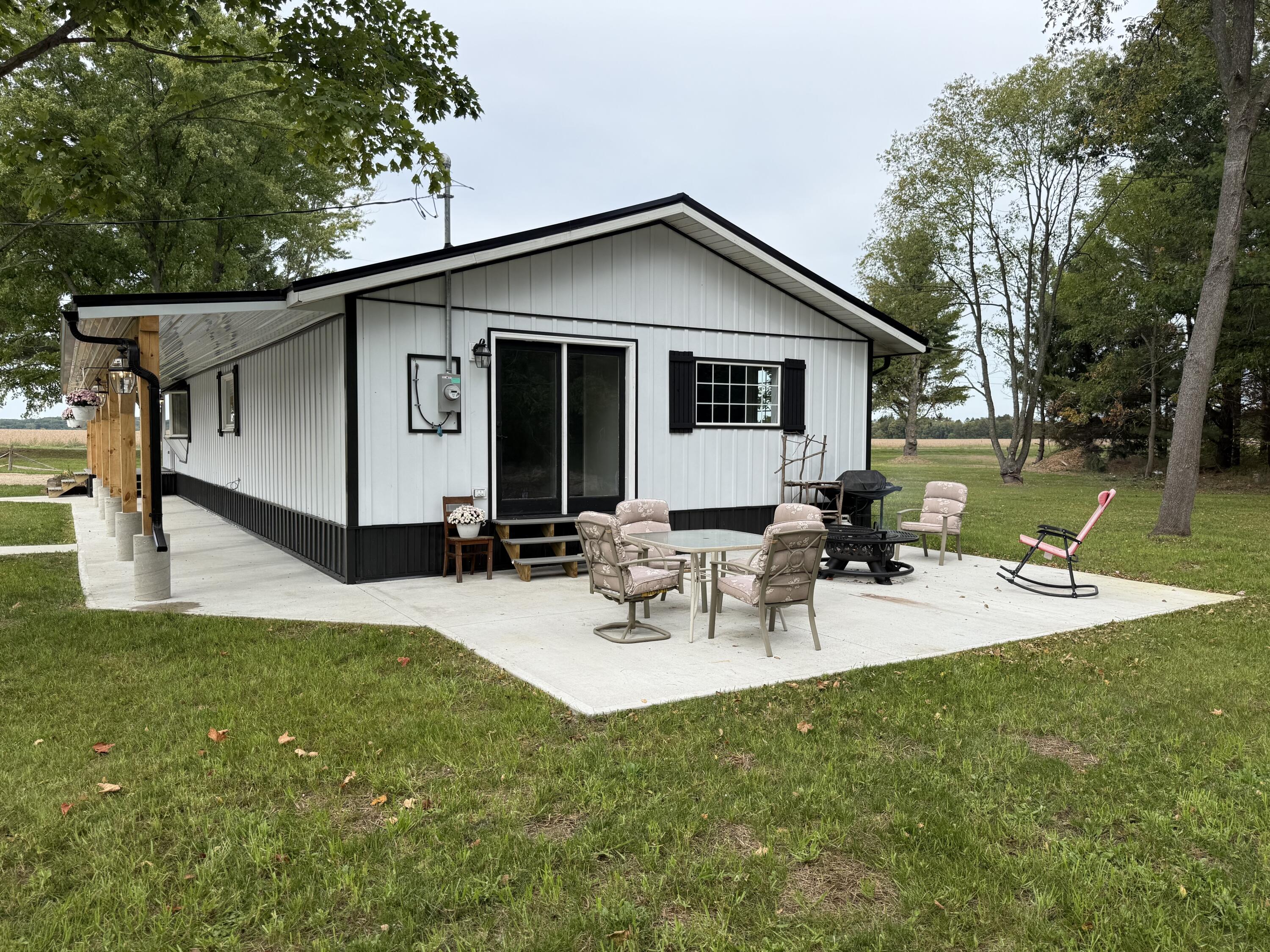 7367 South Coldwater Road Blanchard, MI 49310 - Photo 5 of 33 IMG_3340