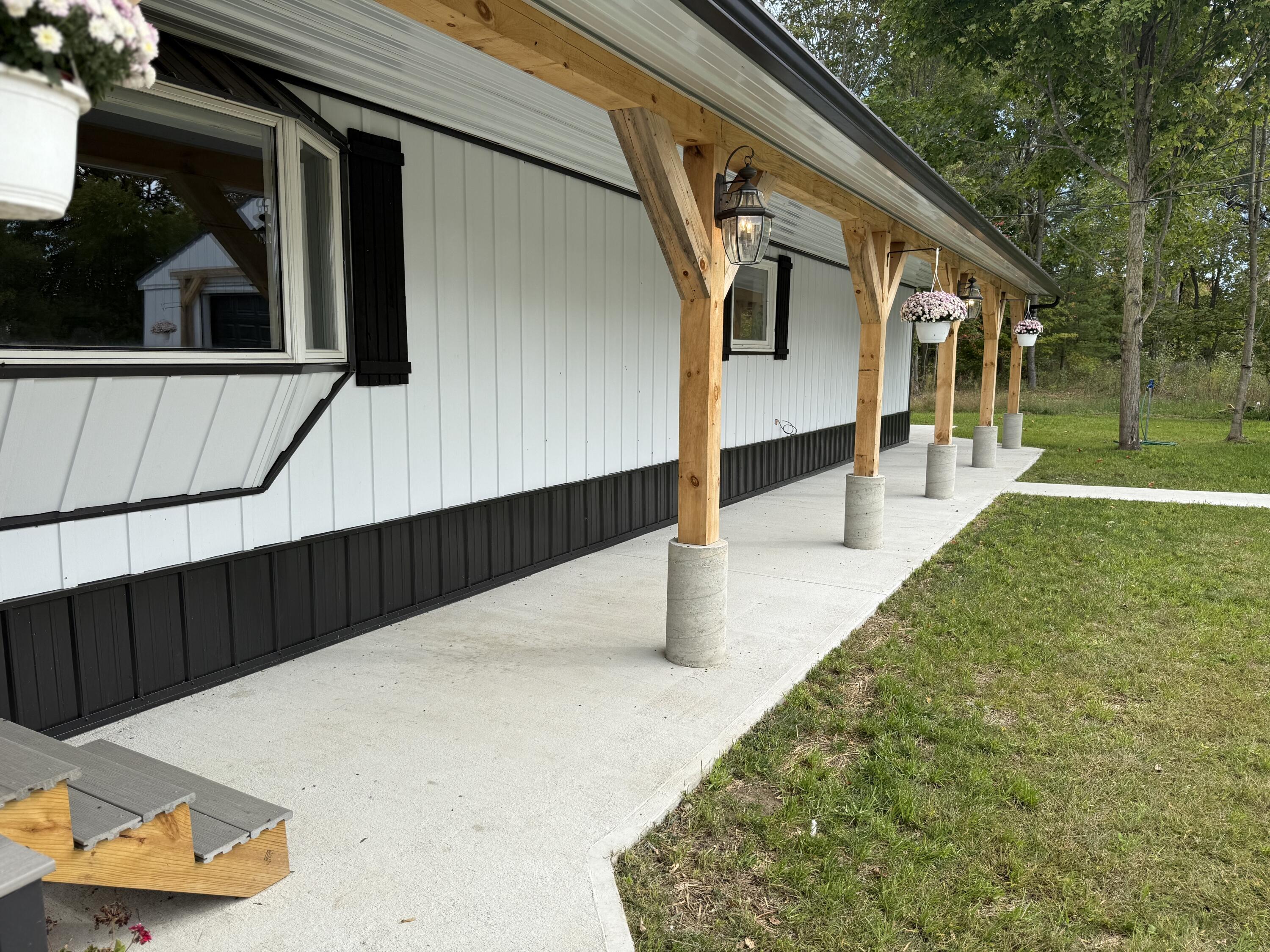 7367 South Coldwater Road Blanchard, MI 49310 - Photo 6 of 33 IMG_3338