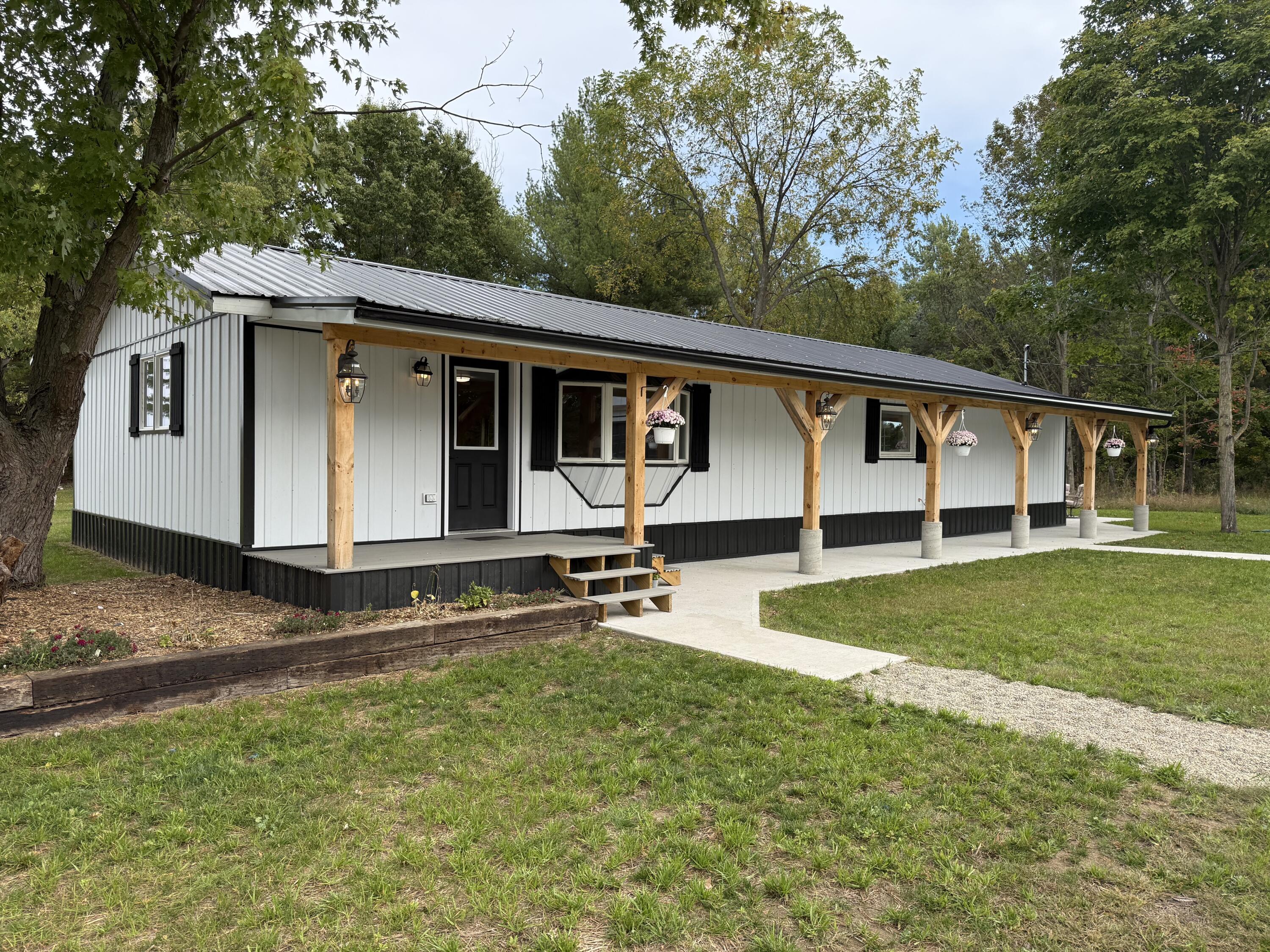 7367 South Coldwater Road Blanchard, MI 49310 - Photo 8 of 33 IMG_3326