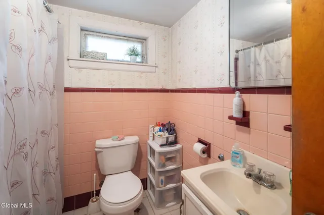 $449,000 | 107 Railroad Avenue, Middleburgh, NY 12122