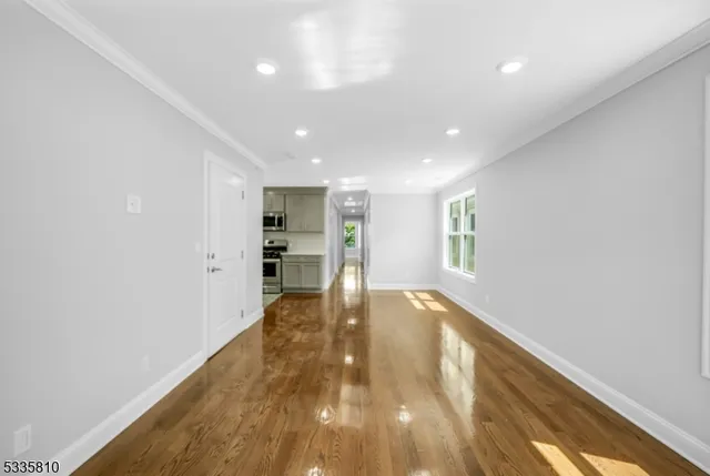 $2,550 | 146 North 15th Street, Unit 2, East Orange, NJ 07017