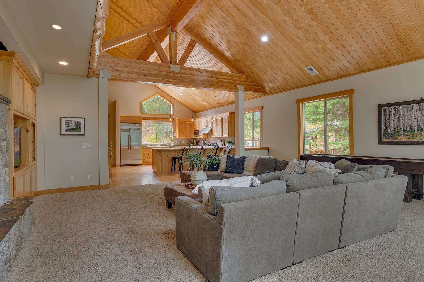 11539 Kitzbuhel Road Truckee, CA 96161 - Photo 3 of 28 Gallery Image 3