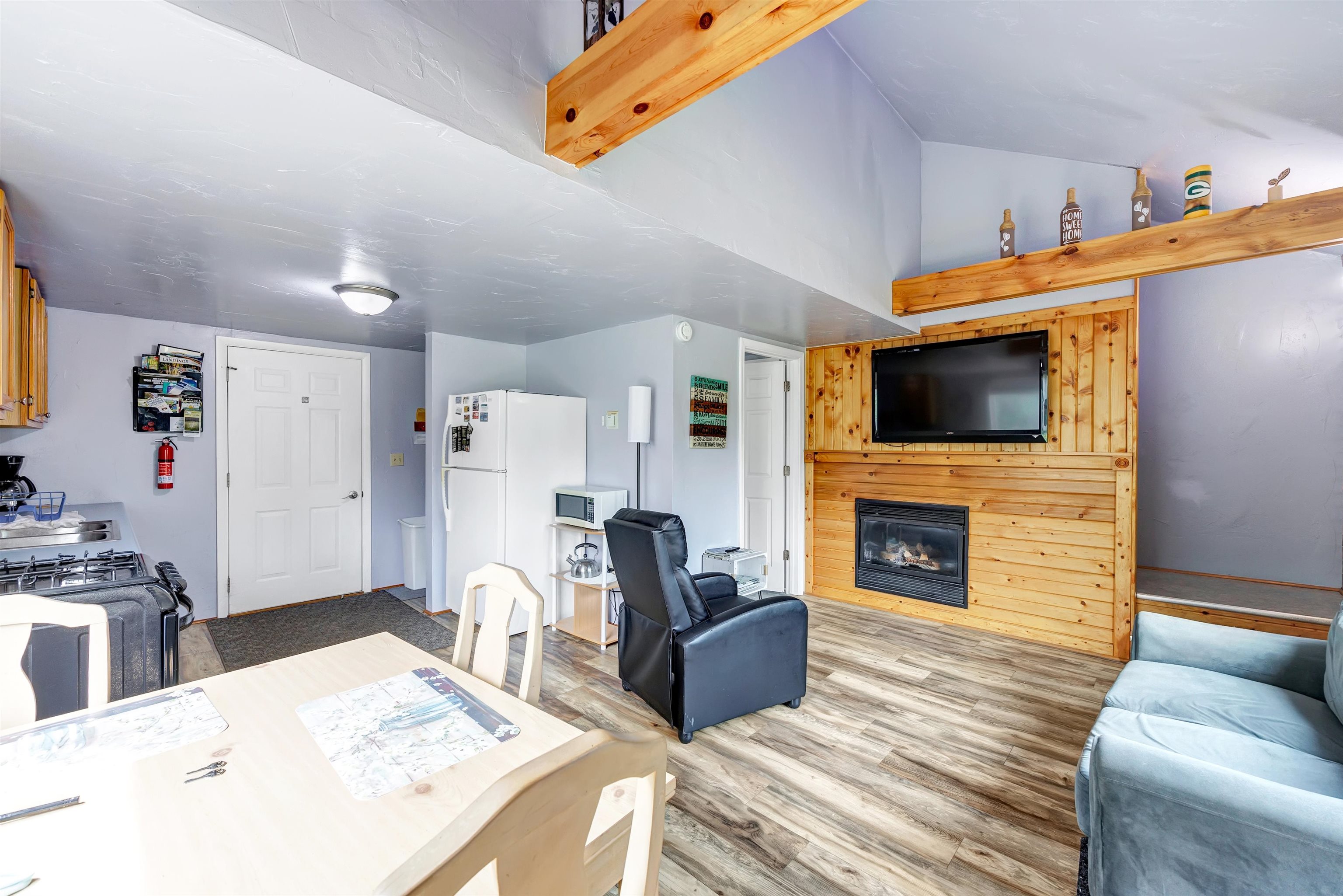 3623 Zirbel Road, Unit 3 Sturgeon Bay, WI 54235 - Photo 13 of 36