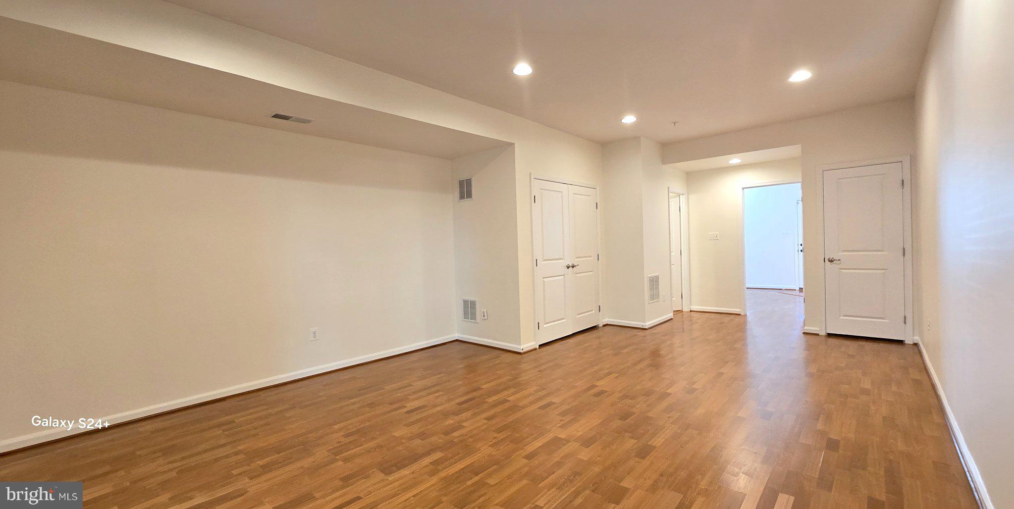 7339 Old Calvary Road Hanover, MD 21076 - Photo 17 of 22 Spacious, versatile living area awaits.