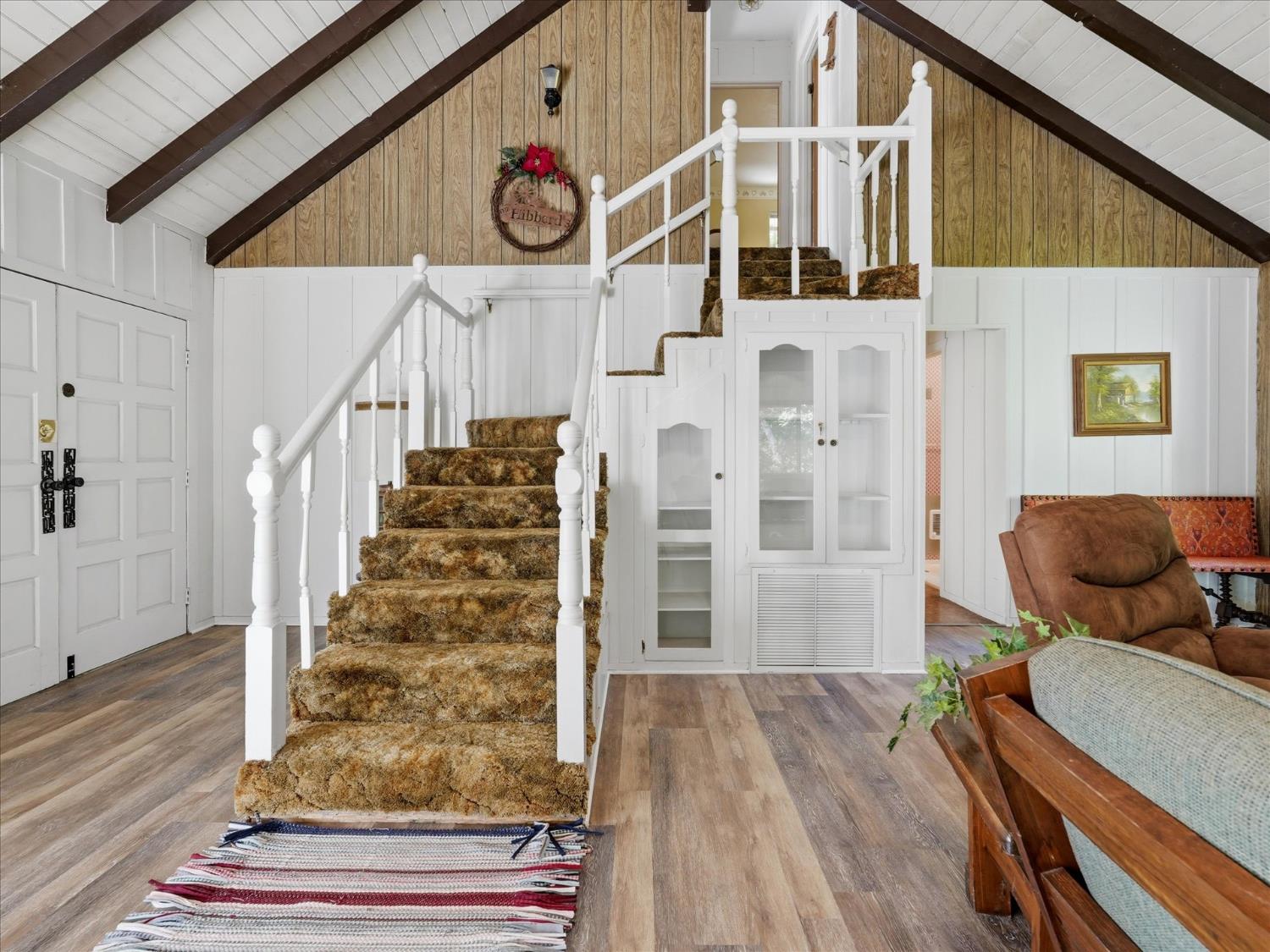 45167 Tolladay Road Oakhurst, CA 93644 - Photo 12 of 50 a view of entryway with wooden floor