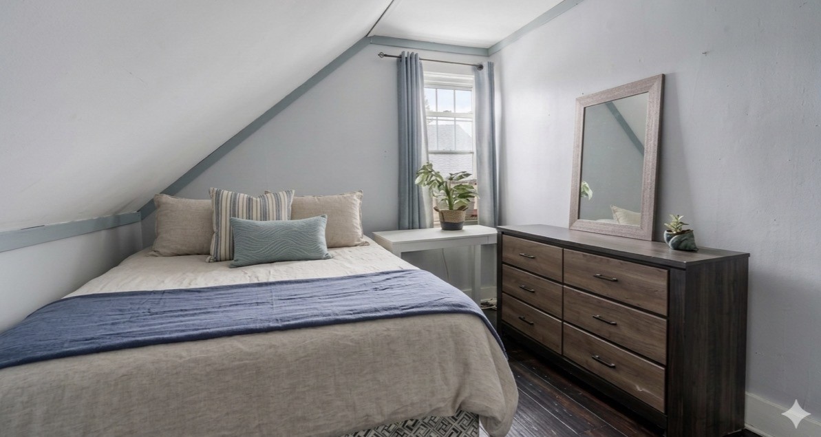 13 Prospect Avenue Narragansett, RI 02882 - Photo 15 of 18 Virtually staged bedding*