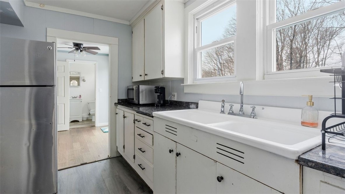 13 Prospect Avenue Narragansett, RI 02882 - Photo 9 of 18