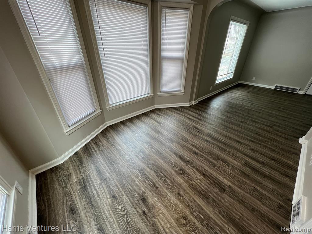 21770-72 Moross Road Grosse Pointe, MI 48236 - Photo 6 of 14 Gallery Image 6