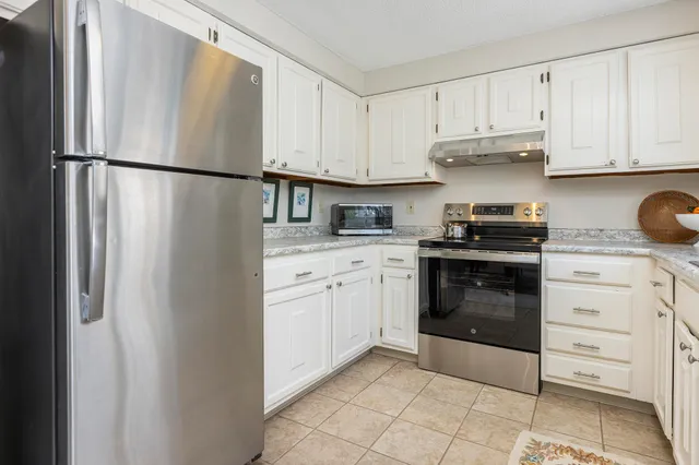 $449,000 | 15 Oakview Drive, Unit 15, Cape Elizabeth, ME 04107