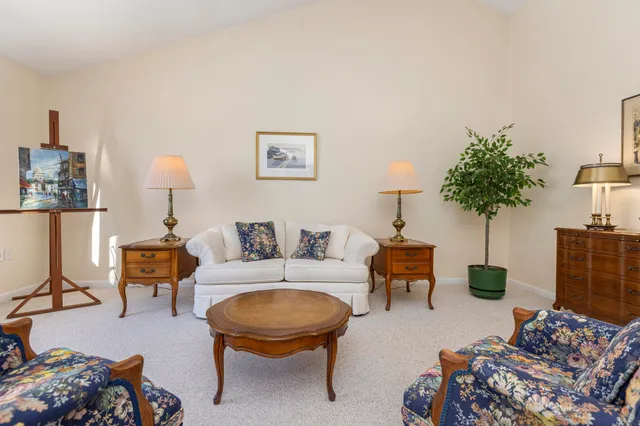 $449,000 | 15 Oakview Drive, Unit 15, Cape Elizabeth, ME 04107