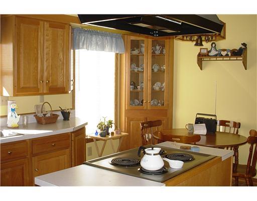 347 Cranberry Road Grove City, PA 16127 - Photo 3 of 9 Kitchen.